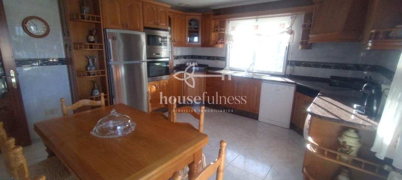 5 slaapkamer Strandappartement te koop in Mugardos met garage - € 310.000 (Ref: 9387580)