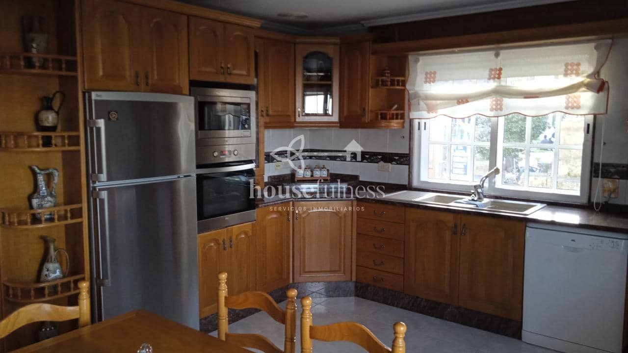 5 slaapkamer Strandappartement te koop in Mugardos met garage - € 310.000 (Ref: 9387580)