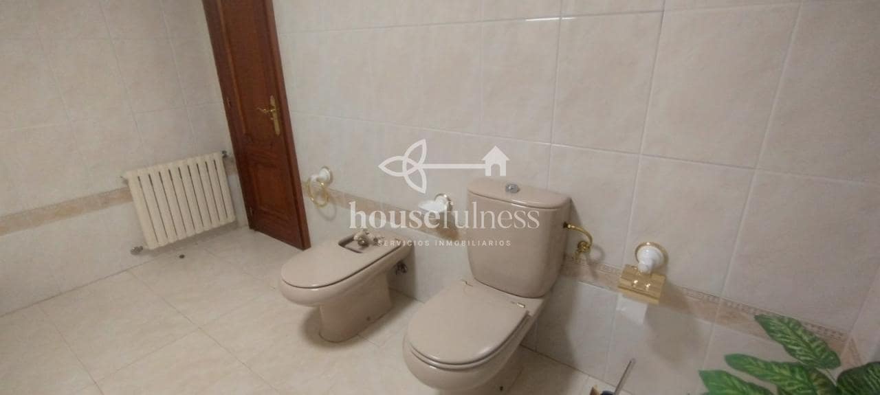 5 slaapkamer Strandappartement te koop in Mugardos met garage - € 310.000 (Ref: 9387580)