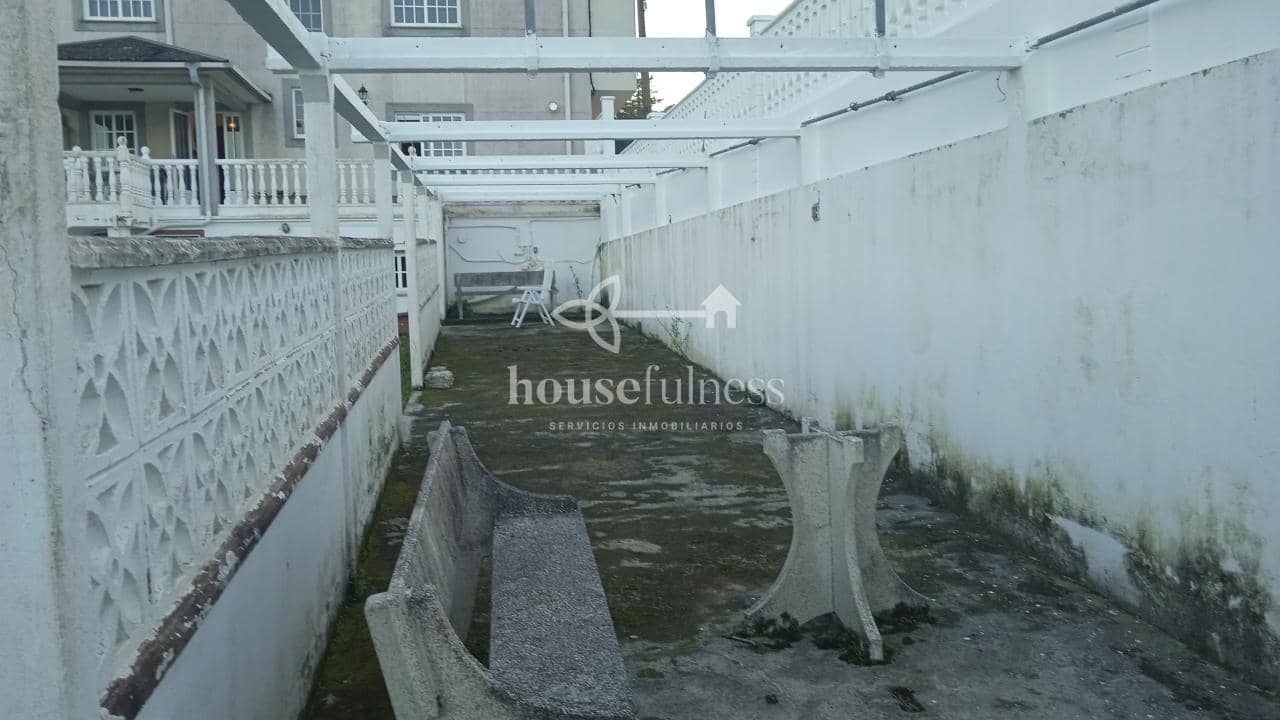 5 slaapkamer Strandappartement te koop in Mugardos met garage - € 310.000 (Ref: 9387580)