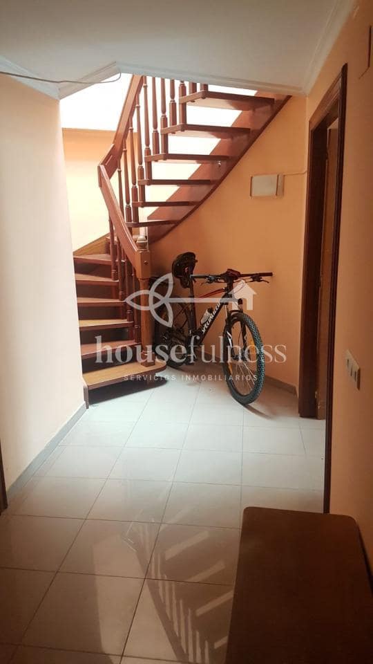 6 sypialnia Penthouse na sprzedaż w Ferrol - 300 000 € (Ref: 9387581)