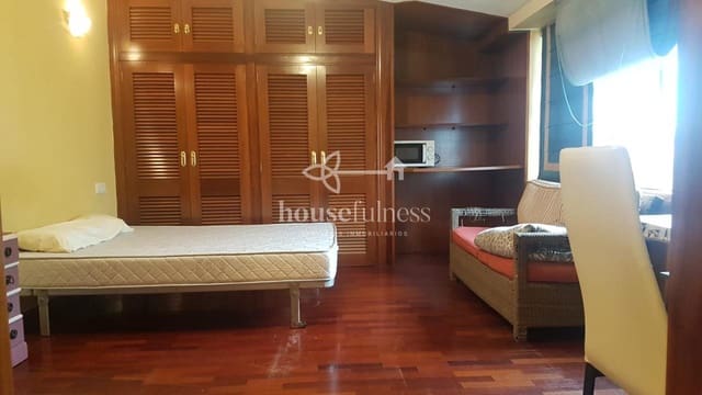 6 bedroom Penthouse for sale in Ferrol - € 300,000 (Ref: 9387581)