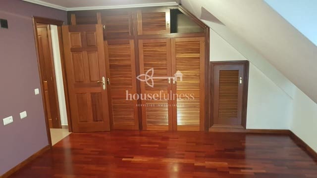 6 bedroom Penthouse for sale in Ferrol - € 300,000 (Ref: 9387581)