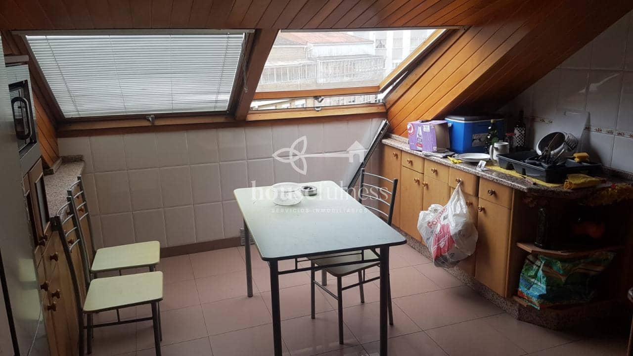 6 sypialnia Penthouse na sprzedaż w Ferrol - 300 000 € (Ref: 9387581)