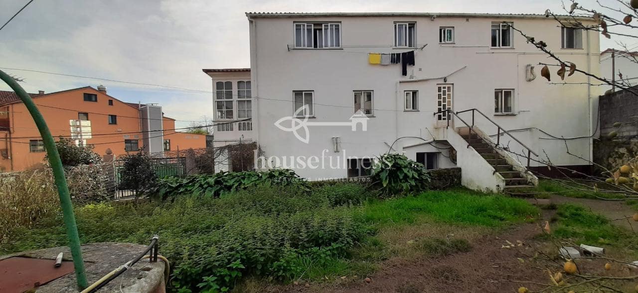 7 bedroom Townhouse for sale in Ferrol with garage - € 150,000 (Ref: 9387582)