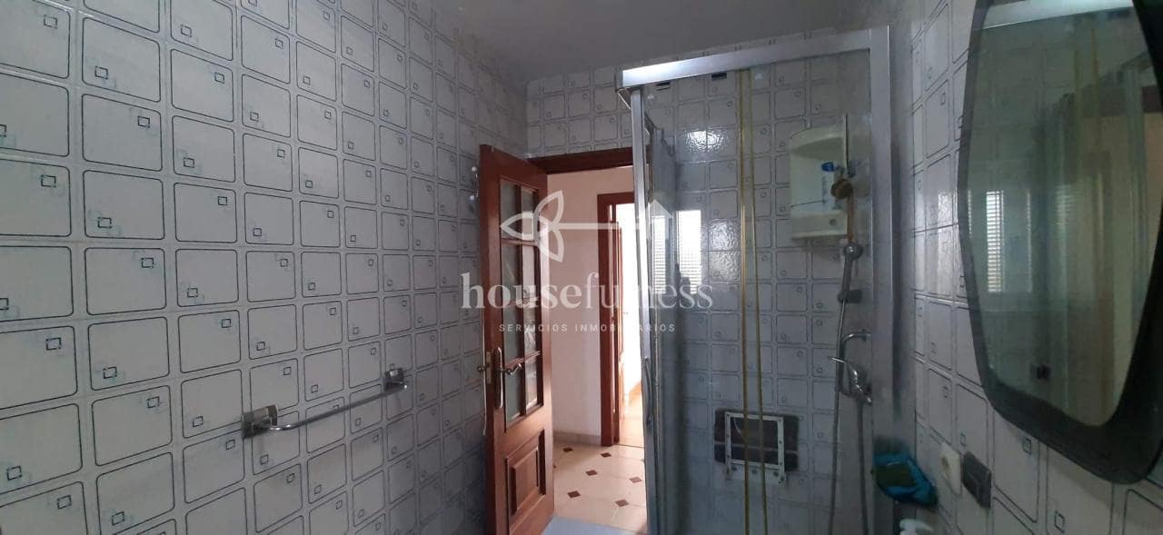 7 bedroom Townhouse for sale in Ferrol with garage - € 150,000 (Ref: 9387582)