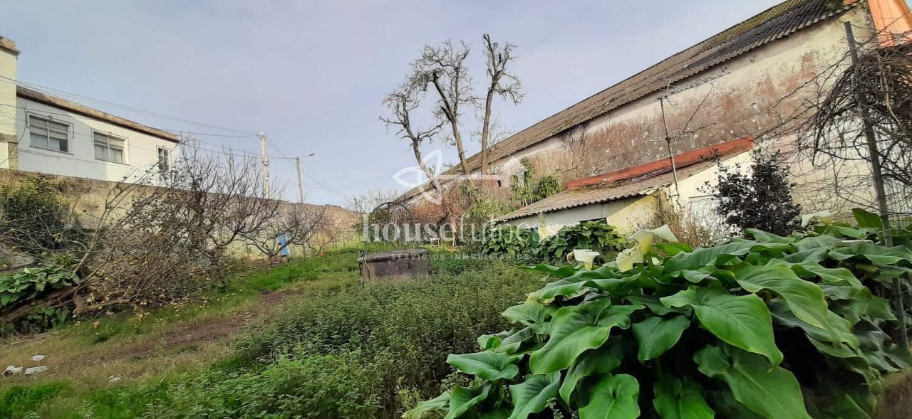 7 bedroom Townhouse for sale in Ferrol with garage - € 150,000 (Ref: 9387582)