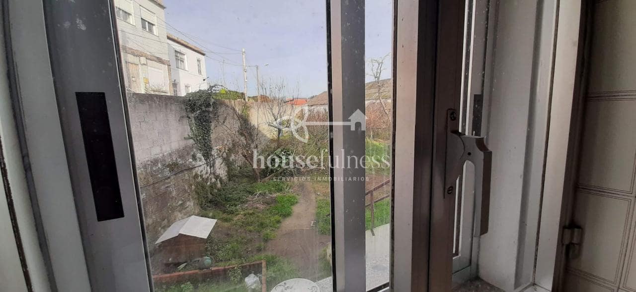 7 bedroom Townhouse for sale in Ferrol with garage - € 150,000 (Ref: 9387582)