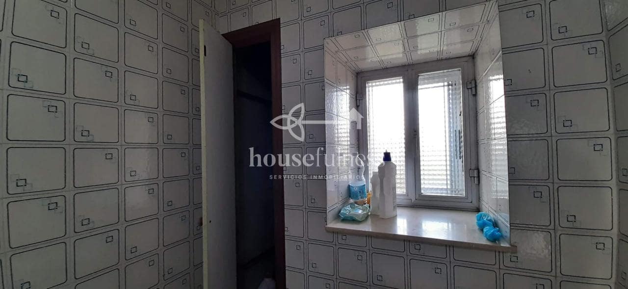 7 bedroom Townhouse for sale in Ferrol with garage - € 150,000 (Ref: 9387582)