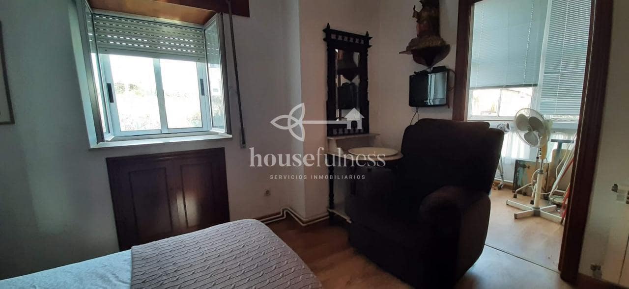 7 bedroom Townhouse for sale in Ferrol with garage - € 150,000 (Ref: 9387582)