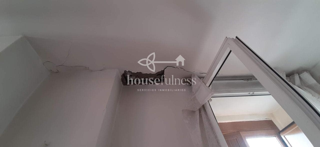 7 bedroom Townhouse for sale in Ferrol with garage - € 150,000 (Ref: 9387582)