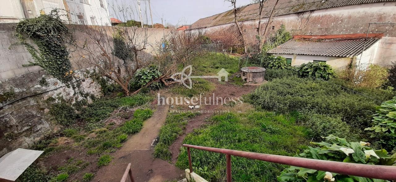 7 bedroom Townhouse for sale in Ferrol with garage - € 150,000 (Ref: 9387582)