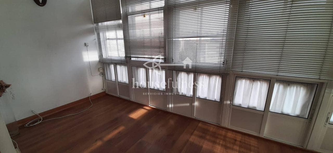 7 bedroom Townhouse for sale in Ferrol with garage - € 150,000 (Ref: 9387582)