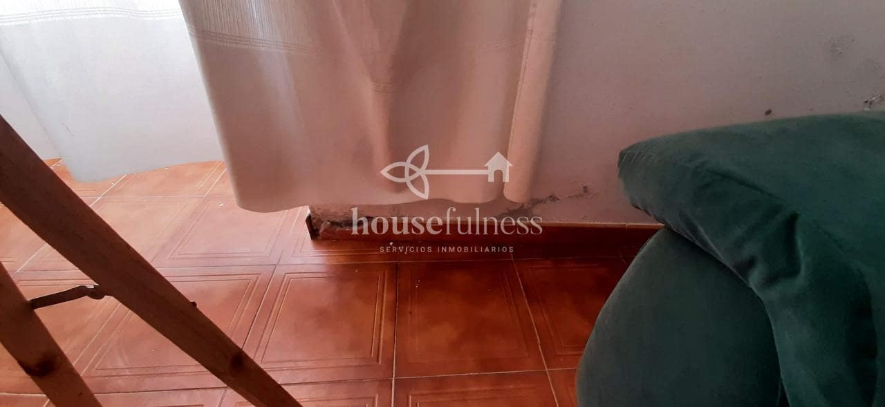 7 bedroom Townhouse for sale in Ferrol with garage - € 150,000 (Ref: 9387582)