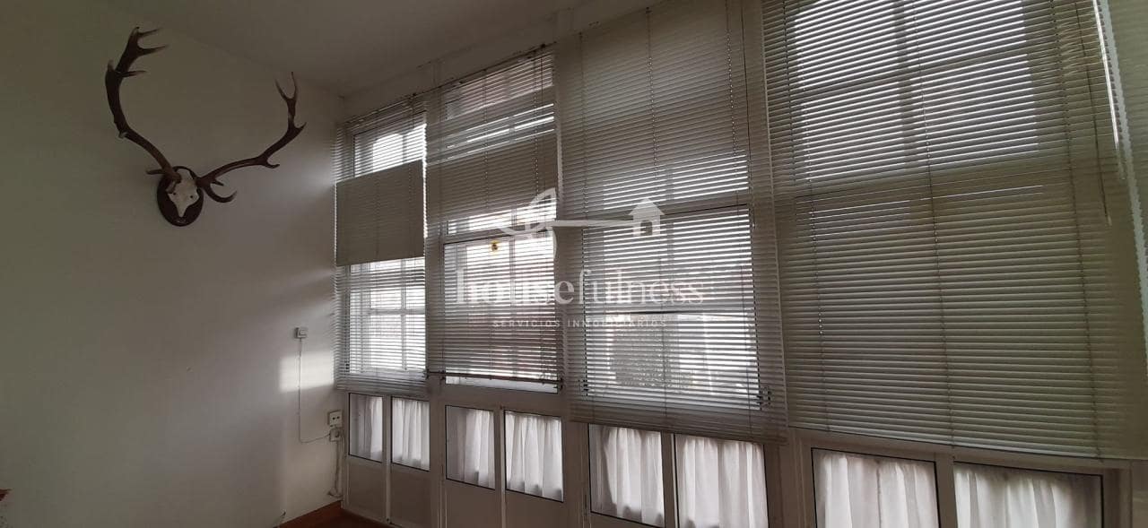 7 bedroom Townhouse for sale in Ferrol with garage - € 150,000 (Ref: 9387582)