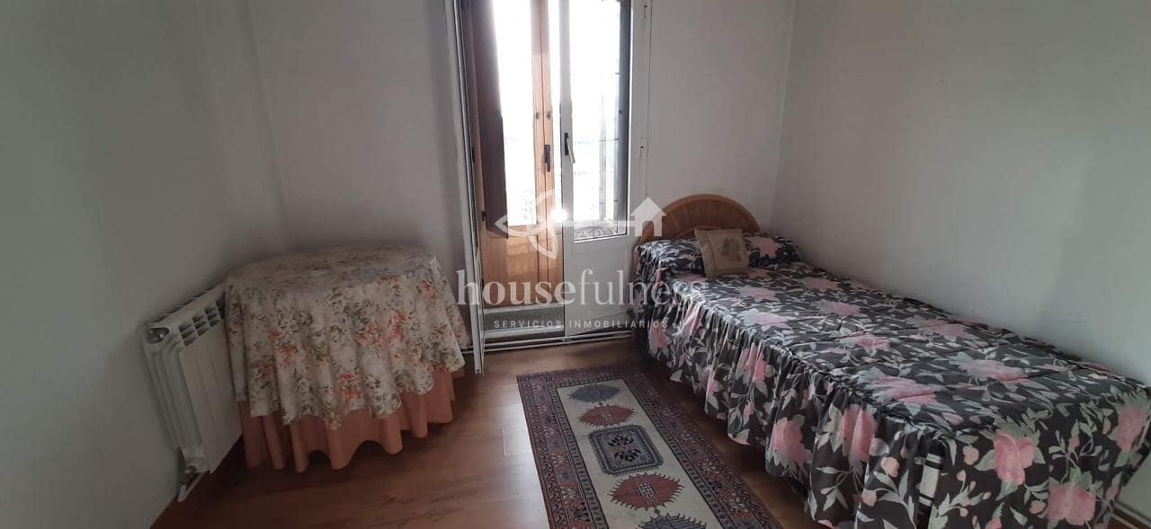 7 bedroom Townhouse for sale in Ferrol with garage - € 150,000 (Ref: 9387582)