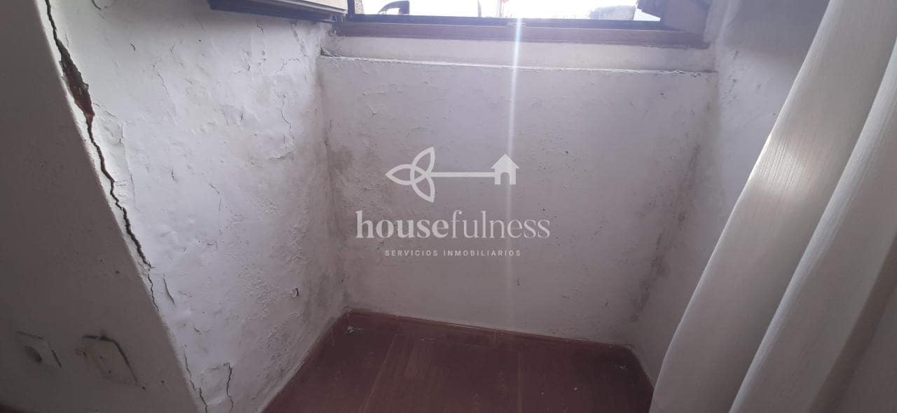 7 bedroom Townhouse for sale in Ferrol with garage - € 150,000 (Ref: 9387582)