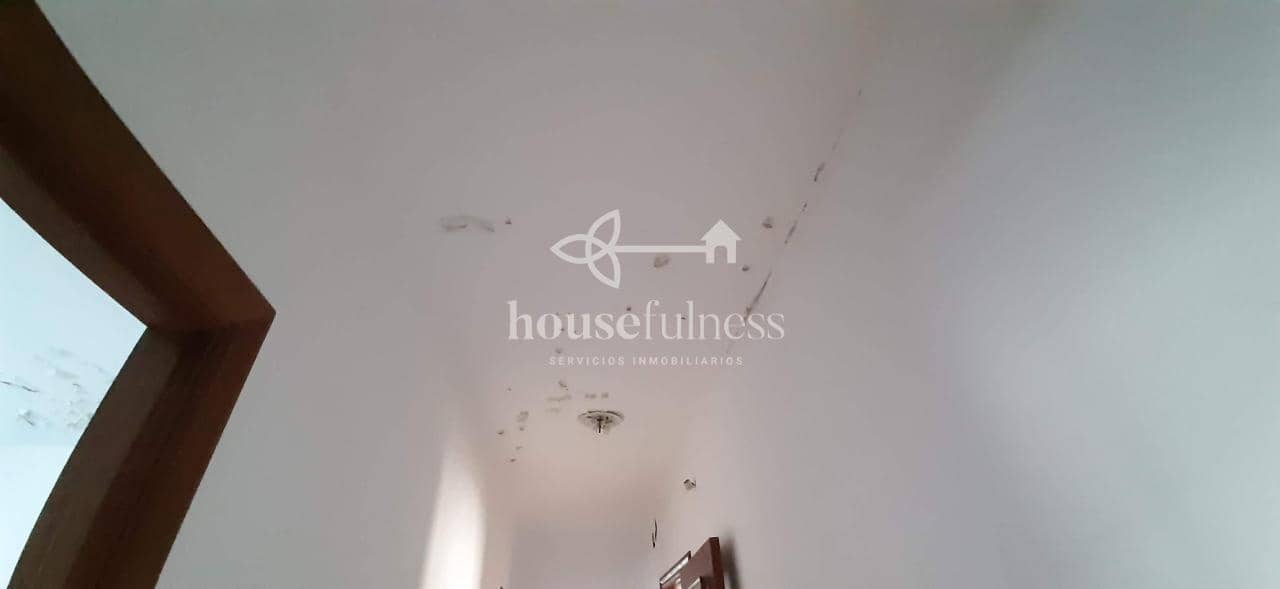 7 bedroom Townhouse for sale in Ferrol with garage - € 150,000 (Ref: 9387582)