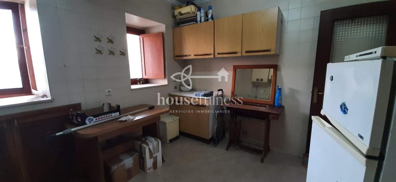 7 bedroom Townhouse for sale in Ferrol with garage - € 150,000 (Ref: 9387582)