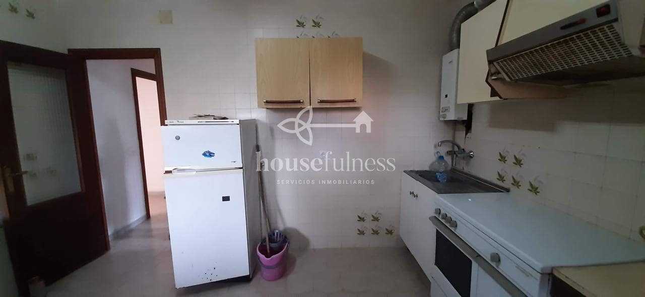 7 bedroom Townhouse for sale in Ferrol with garage - € 150,000 (Ref: 9387582)