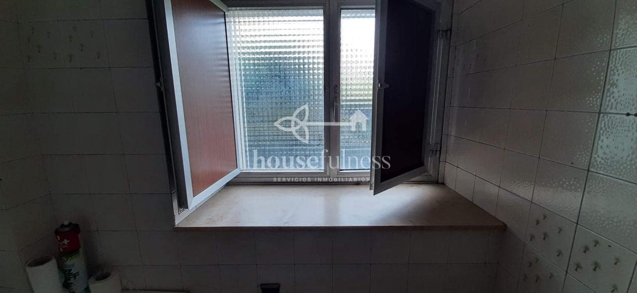 7 bedroom Townhouse for sale in Ferrol with garage - € 150,000 (Ref: 9387582)