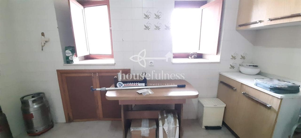 7 bedroom Townhouse for sale in Ferrol with garage - € 150,000 (Ref: 9387582)