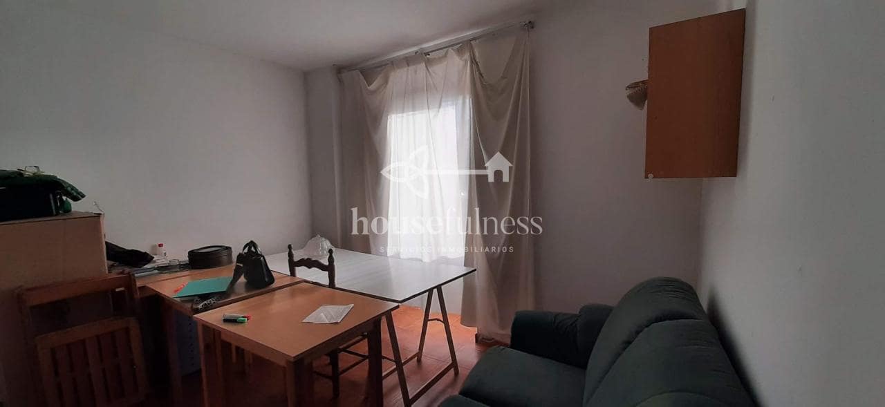 7 bedroom Townhouse for sale in Ferrol with garage - € 150,000 (Ref: 9387582)