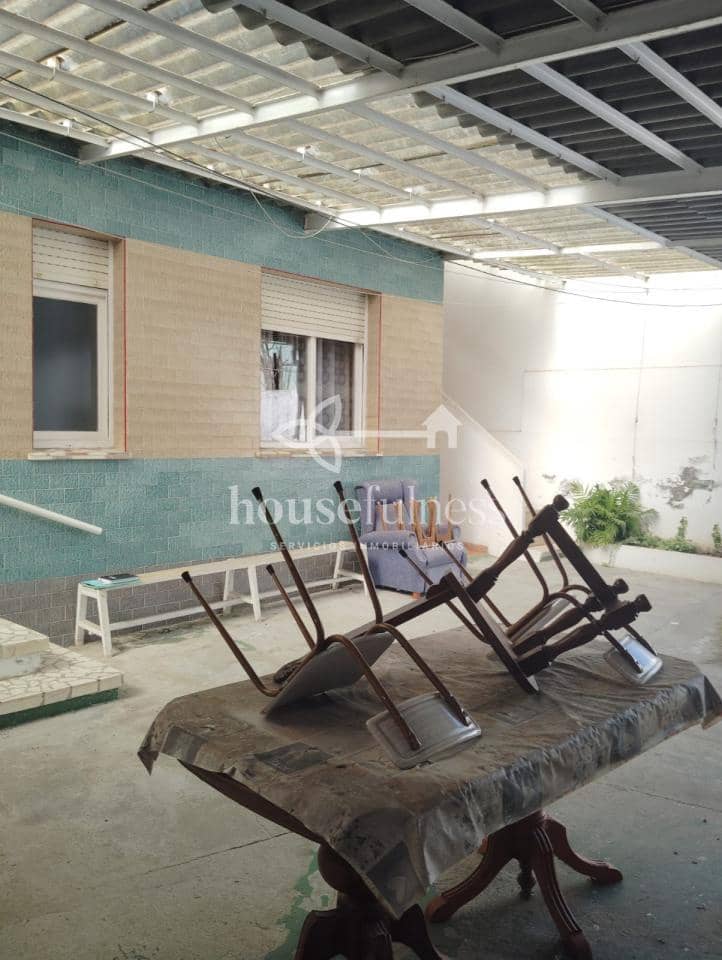 3 soverom Hus til salgs i Naron med garasje - € 125 000 (Ref: 9387583)