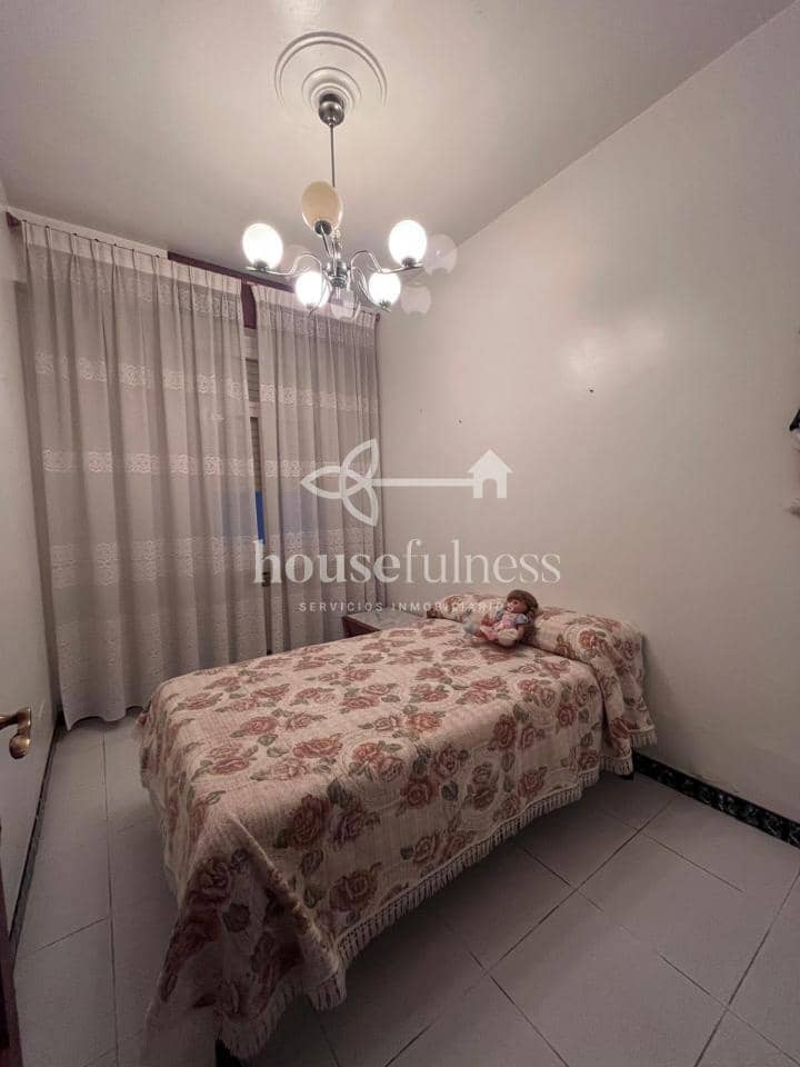 3 bedroom Townhouse for sale in Naron with garage - € 125,000 (Ref: 9387583)