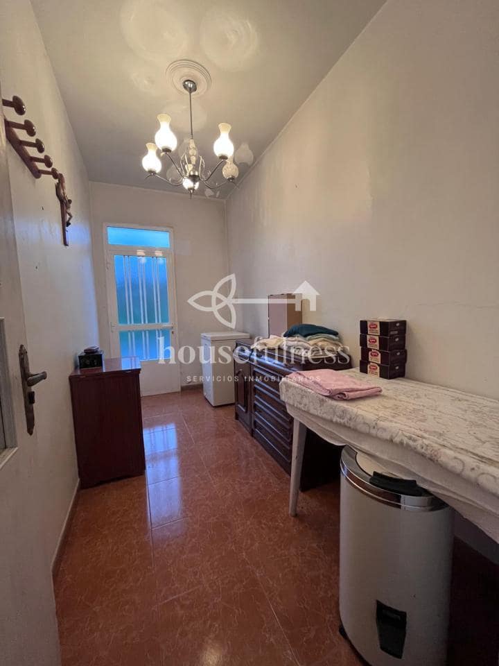 3 bedroom Townhouse for sale in Naron with garage - € 125,000 (Ref: 9387583)