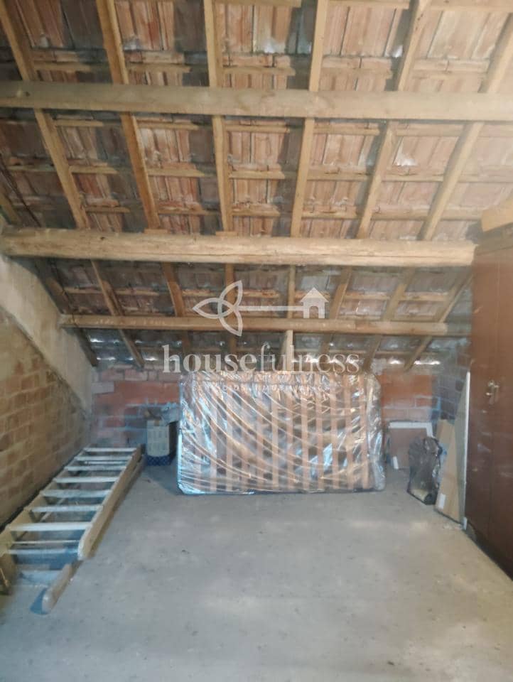 3 bedroom Townhouse for sale in Naron with garage - € 125,000 (Ref: 9387583)