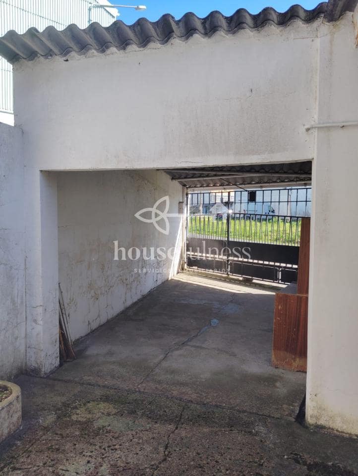 3 bedroom Townhouse for sale in Naron with garage - € 125,000 (Ref: 9387583)