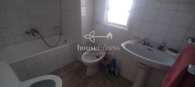 6 bedroom Townhouse for sale in Ferrol - € 63,000 (Ref: 9390283)