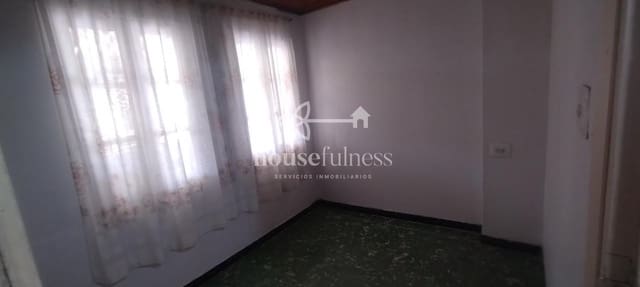 6 bedroom Townhouse for sale in Ferrol - € 63,000 (Ref: 9390283)