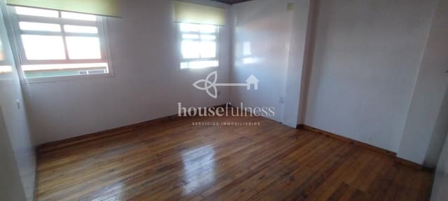 6 bedroom Townhouse for sale in Ferrol - € 63,000 (Ref: 9390283)