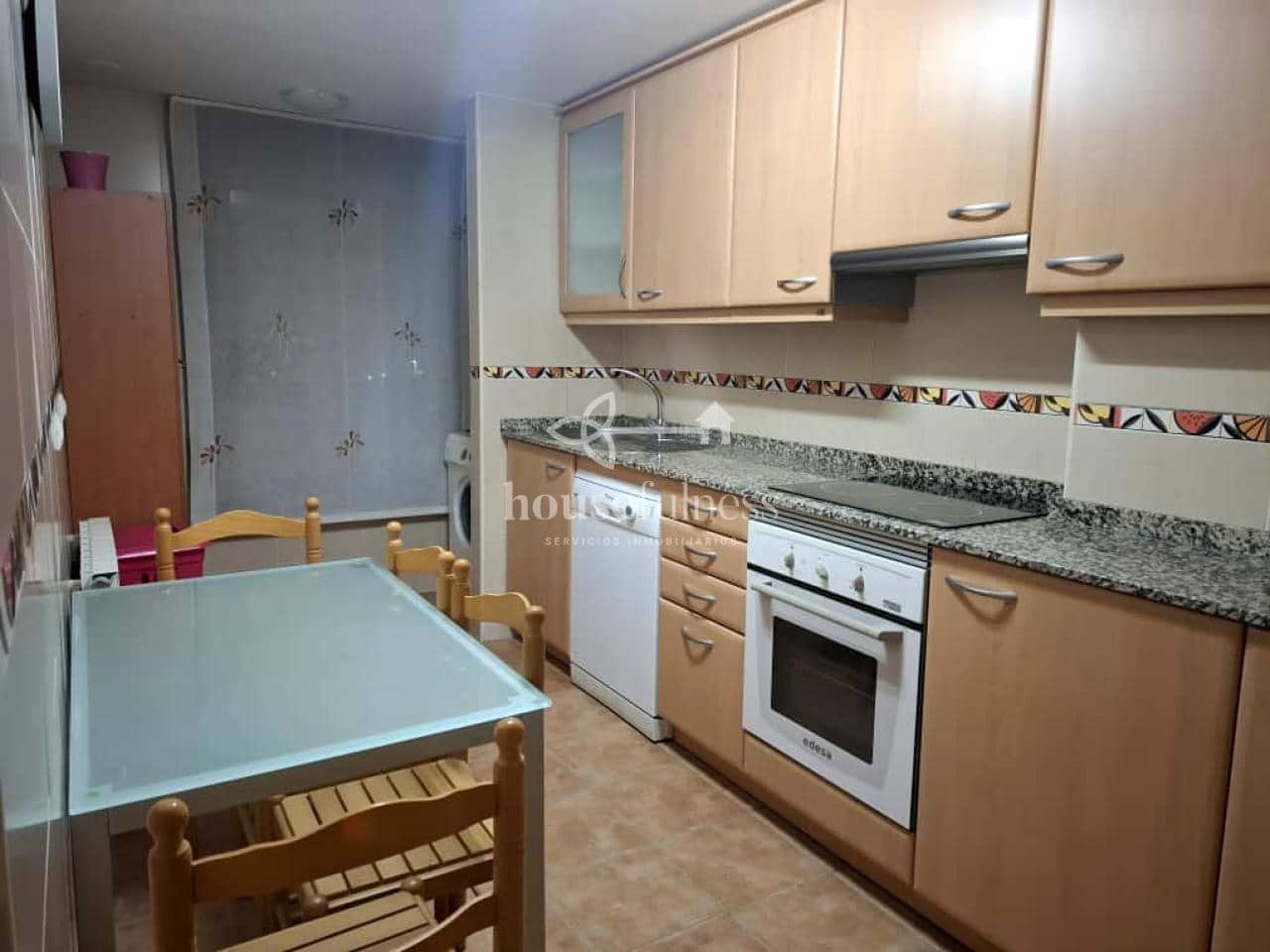 2 Zimmer Wohnung zu vermieten in Naron mit Garage - 650 € (Ref: 9395766)