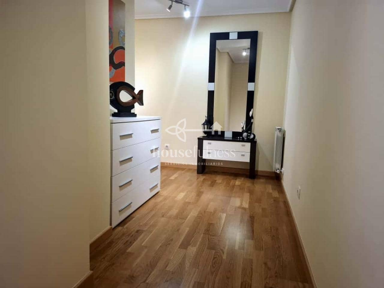 2 Zimmer Wohnung zu vermieten in Naron mit Garage - 650 € (Ref: 9395766)