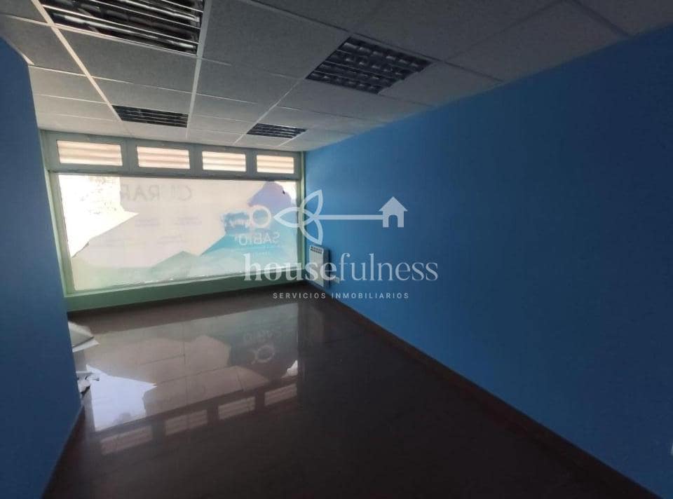 Commercial for rent in Naron - € 600 (Ref: 9407923)