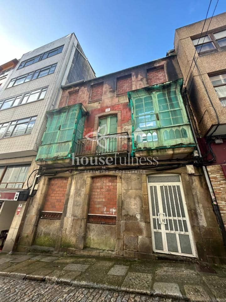 Townhouse for sale in Ferrol - € 55,000 (Ref: 9407927)