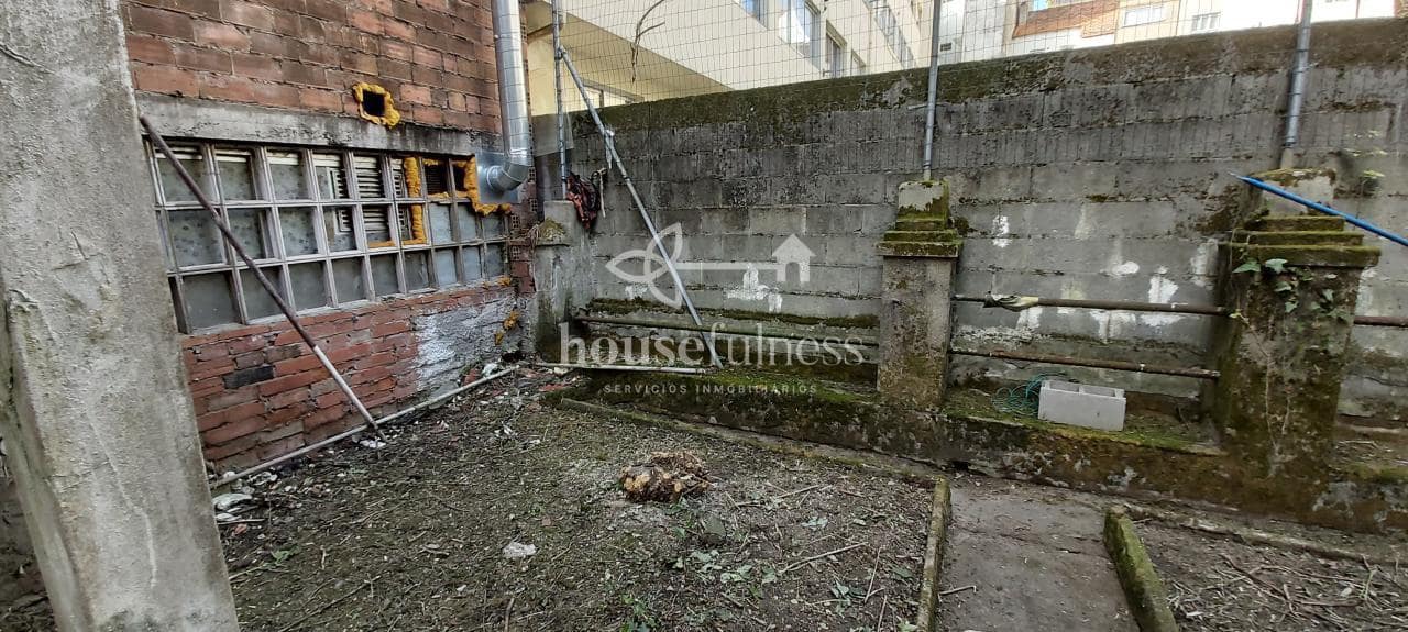 Townhouse for sale in Ferrol - € 55,000 (Ref: 9407927)