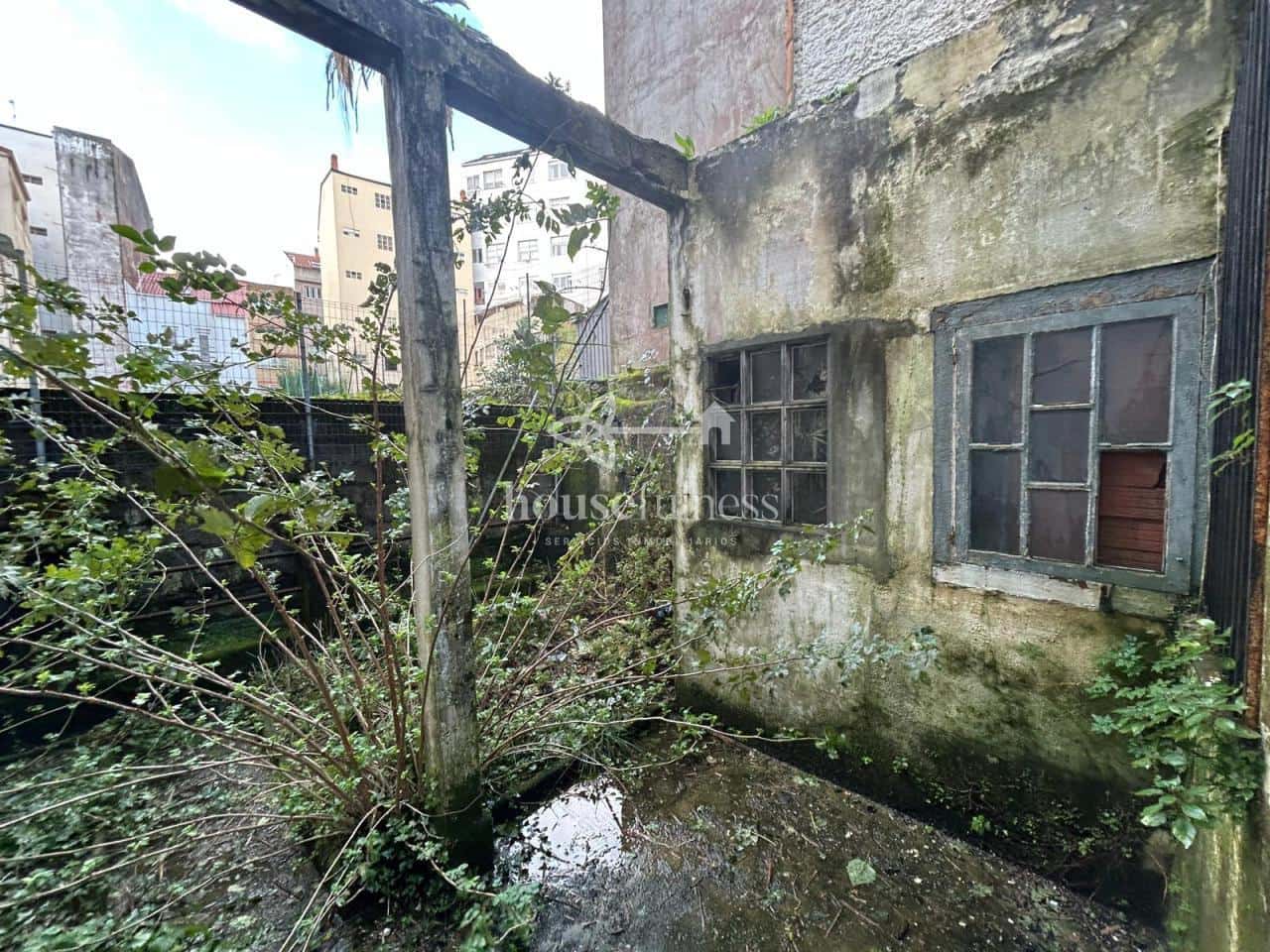 Townhouse for sale in Ferrol - € 55,000 (Ref: 9407927)