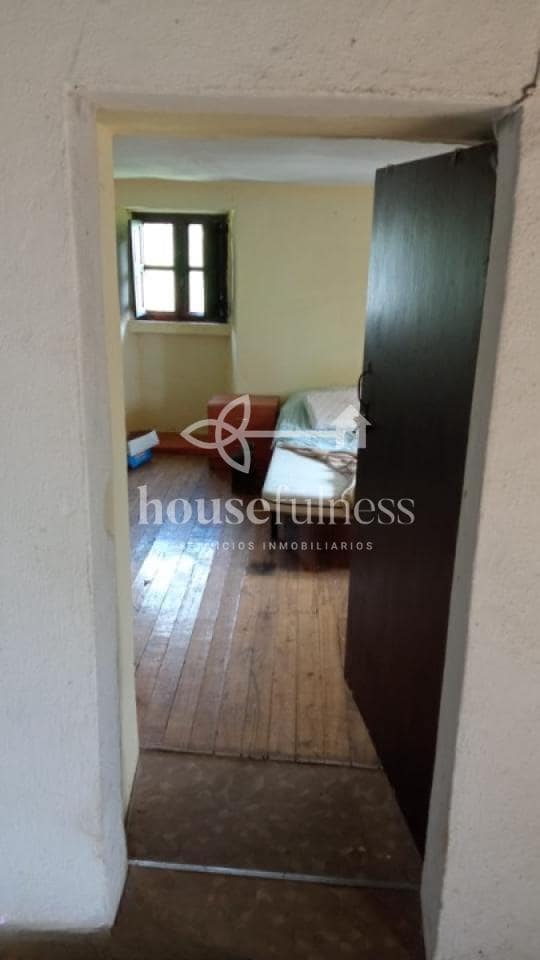 3 quarto Casa em Banda para venda em Moeche com garagem - 45 000 € (Ref: 9407929)