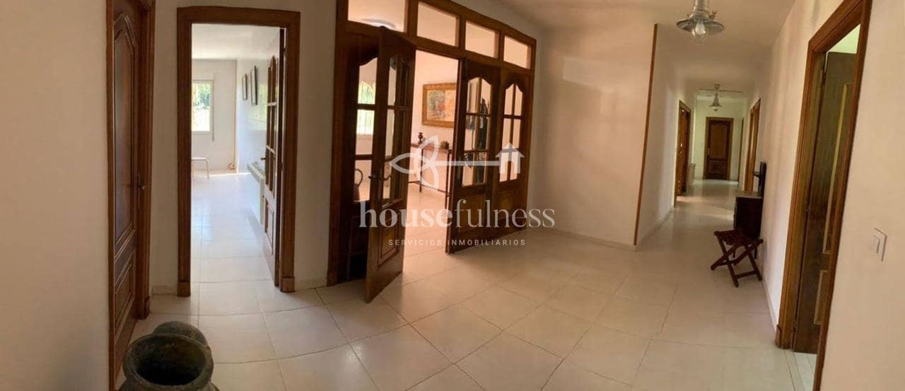 4 bedroom Villa for sale in Ferrol - € 350,000 (Ref: 9413719)