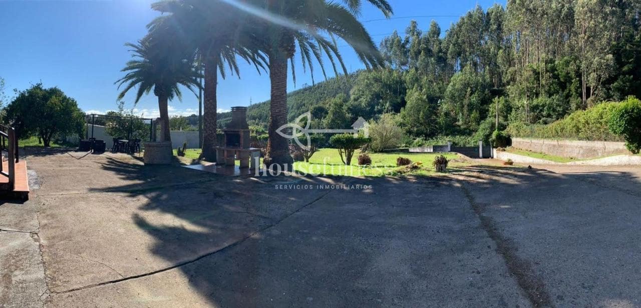 4 bedroom Villa for sale in Ferrol - € 350,000 (Ref: 9413719)