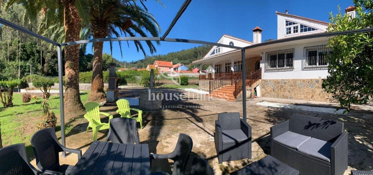 4 bedroom Villa for sale in Ferrol - € 350,000 (Ref: 9413719)