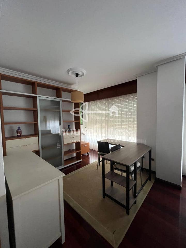 3 bedroom Flat for rent in Ferrol - € 900 (Ref: 9501894)