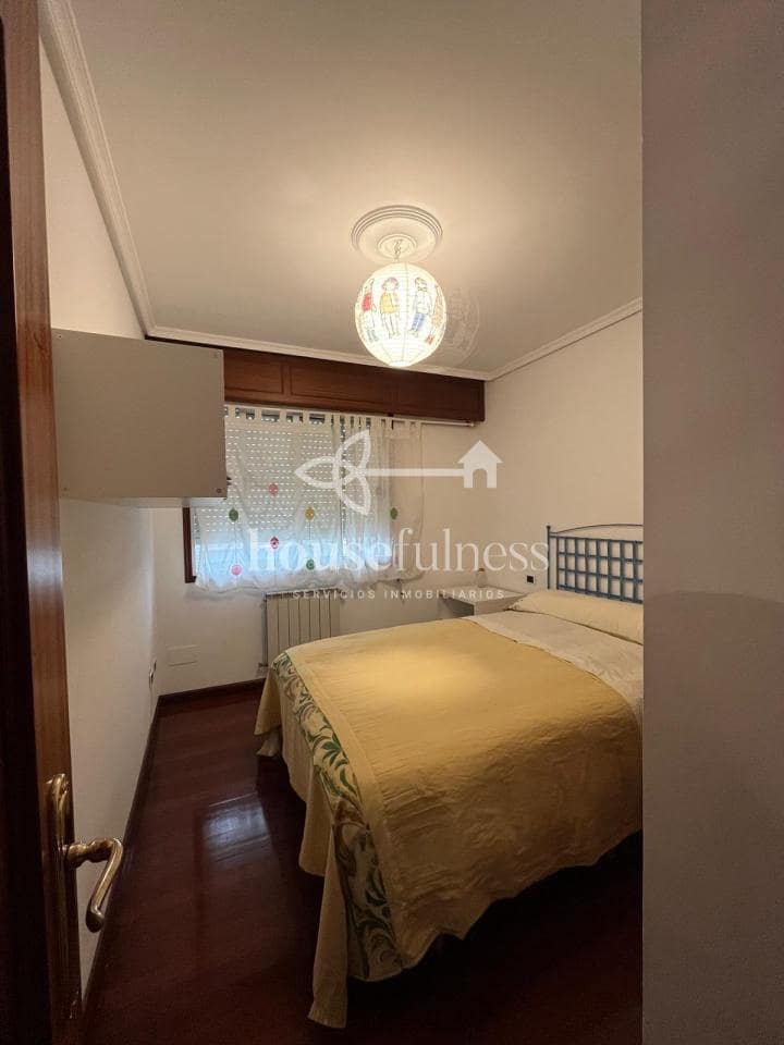 3 bedroom Flat for rent in Ferrol - € 900 (Ref: 9501894)