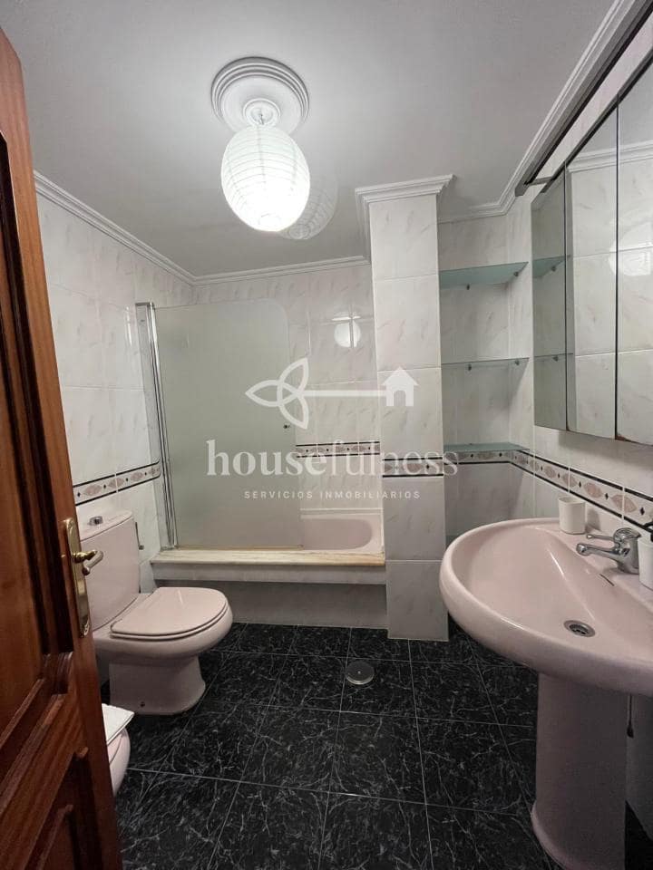 3 bedroom Flat for rent in Ferrol - € 900 (Ref: 9501894)