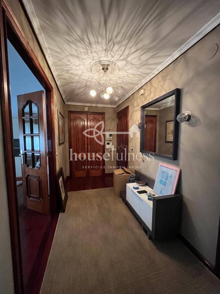 3 bedroom Flat for rent in Ferrol - € 900 (Ref: 9501894)