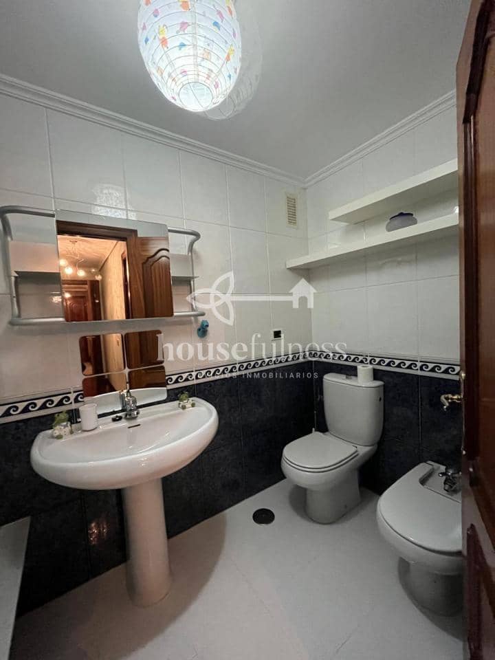 3 bedroom Flat for rent in Ferrol - € 900 (Ref: 9501894)